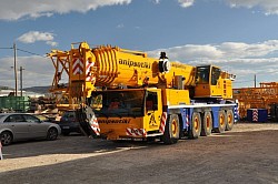 MOBILE CRANE N$ 6000