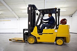 FORKLIFT 3 TONS 2500